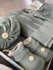 Salida Maternidad Verde Militar Con Off White