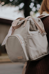 Mochila Maternidad Mediana Encanto Marfil Con Bolso Frontal Térmico