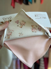 Kit con 2 Baberos De Aldodón Rosa/Osita