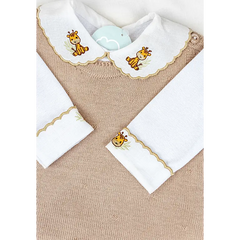 Salida de Maternidad Bordada Beige c/Blanco