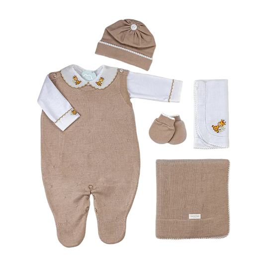 Salida de Maternidad Bordada Beige c/Blanco