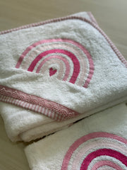 Kit Toalla con Capucha y Babita Rosa Arco Íris
