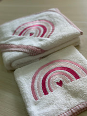 Kit Toalla con Capucha y Babita Rosa Arco Íris