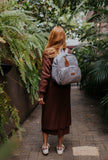 Mochila Mediana Con Bolsillo Térmico Cuidado Gris