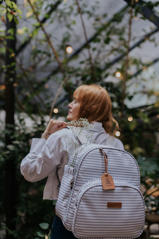 Mochila Maternidad Mediana Con Bolsillo Térmico Crecer Gris
