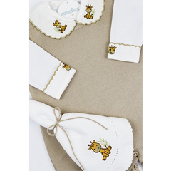 Conjunto Enterizo Bordado Beige Con Blanco